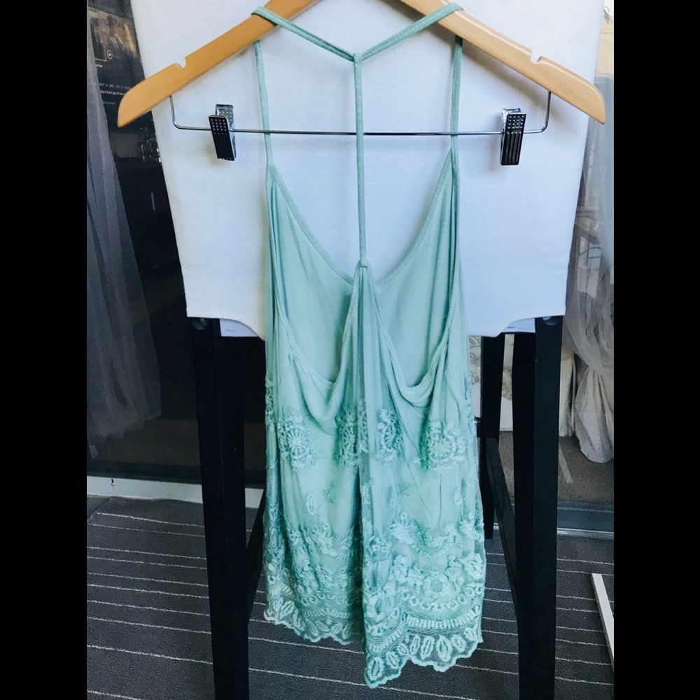 FOREVER 21 HALTER TOP
